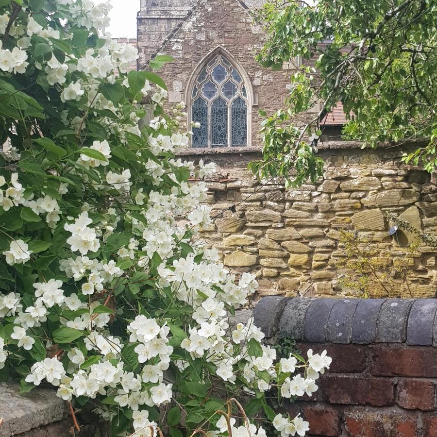 Victoria House Hotel Church Stretton Buitenkant foto